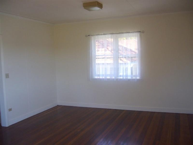 1 Weal Street, Tarragindi QLD 4121