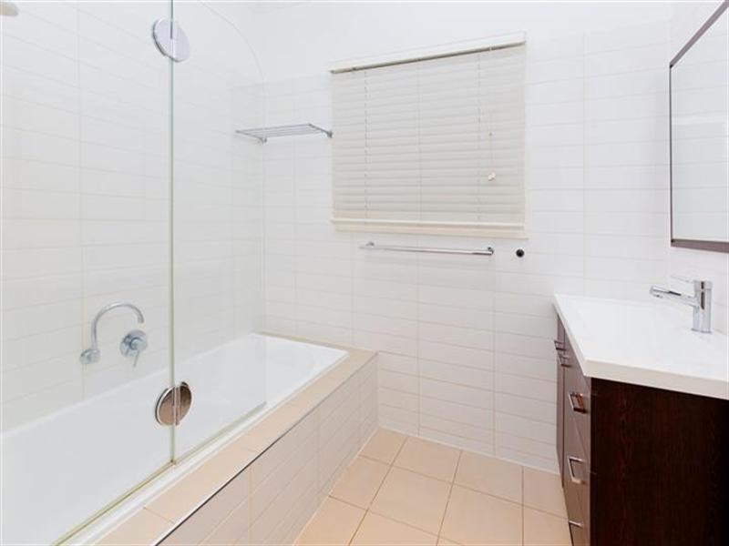 41 Eric Road, Holland Park QLD 4121