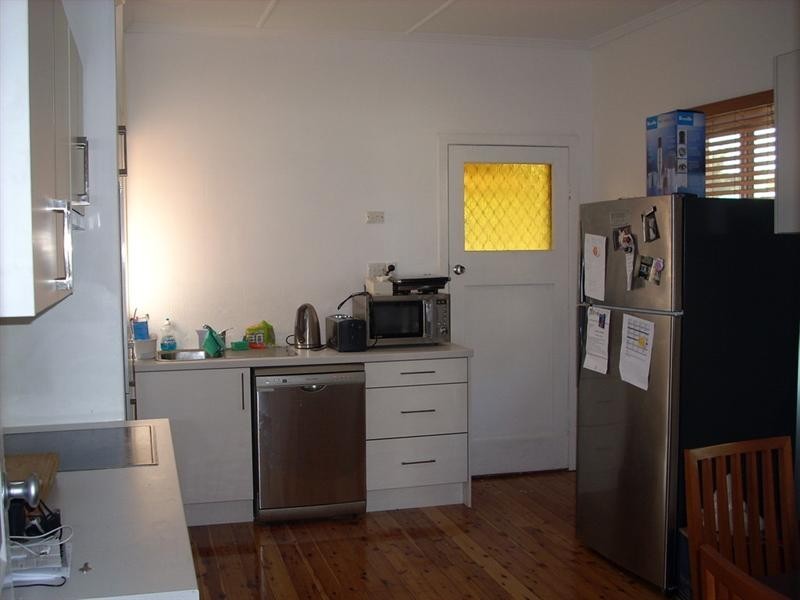 184 Beddoes Street, Holland Park QLD 4121