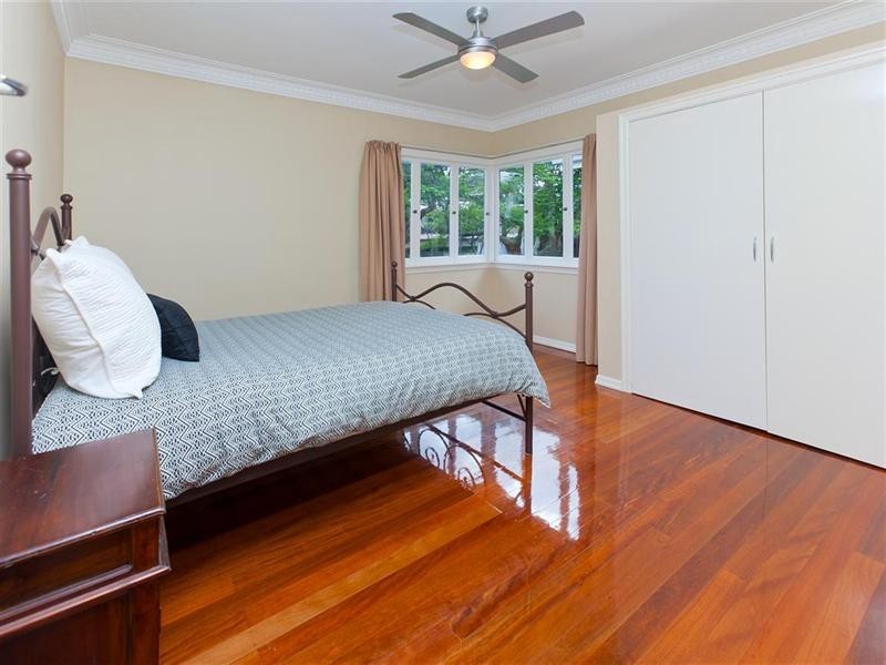 20 Latimer Street, Holland Park QLD 4121