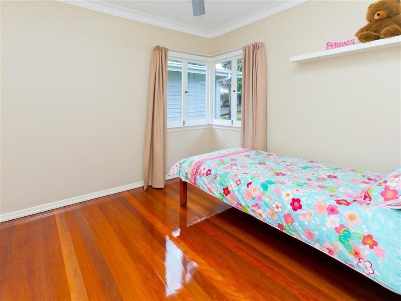 20 Latimer Street, Holland Park QLD 4121