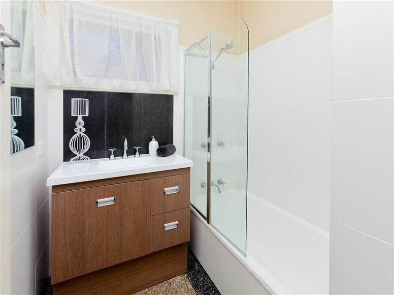 20 Latimer Street, Holland Park QLD 4121