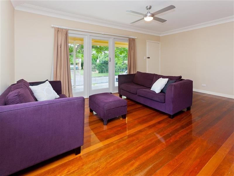 20 Latimer Street, Holland Park QLD 4121