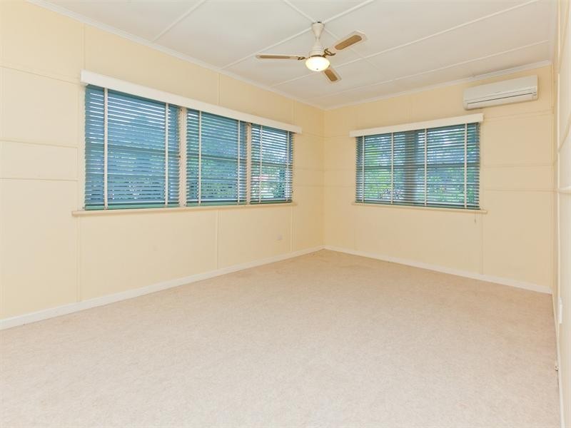 6 Fry Street, Holland Park QLD 4121