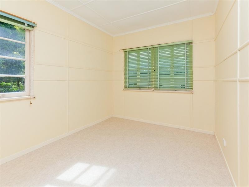 6 Fry Street, Holland Park QLD 4121