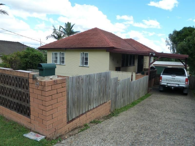 19 Roscoe Street, Holland Park QLD 4121