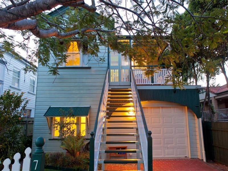 7 Cedar Street, Greenslopes QLD 4120
