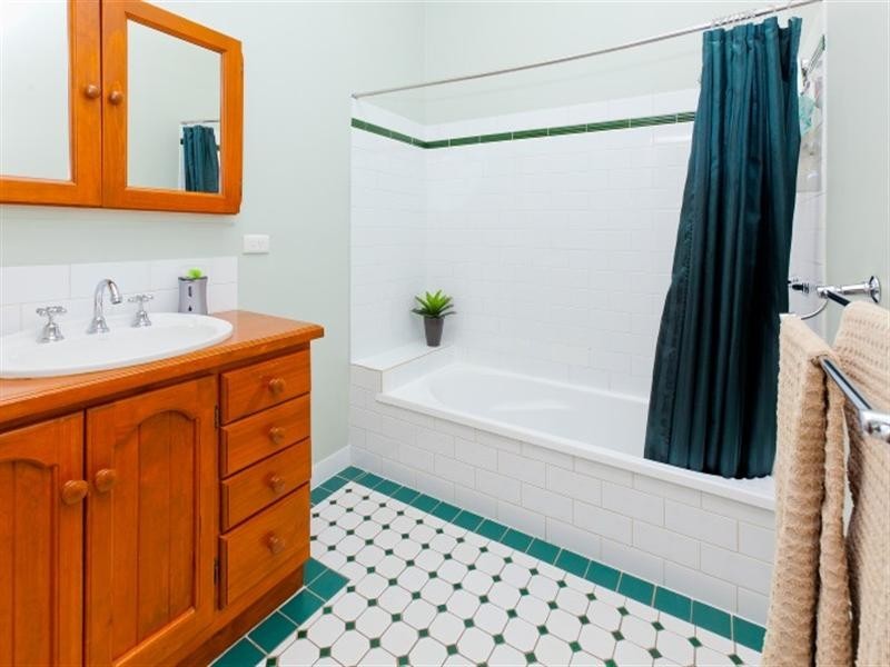 7 Cedar Street, Greenslopes QLD 4120