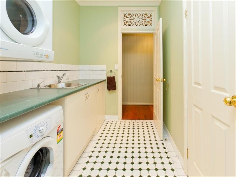 7 Cedar Street, Greenslopes QLD 4120