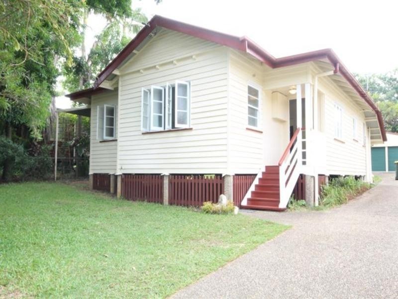 26 Dobbie Street, Holland Park QLD 4121