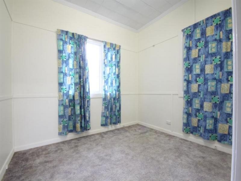 26 Dobbie Street, Holland Park QLD 4121