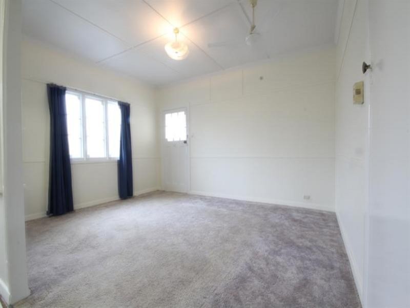 26 Dobbie Street, Holland Park QLD 4121