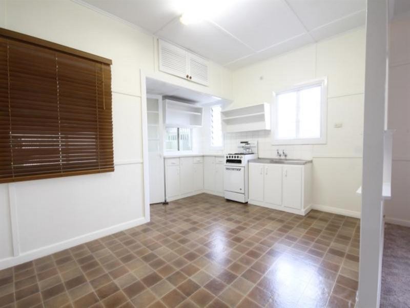 26 Dobbie Street, Holland Park QLD 4121