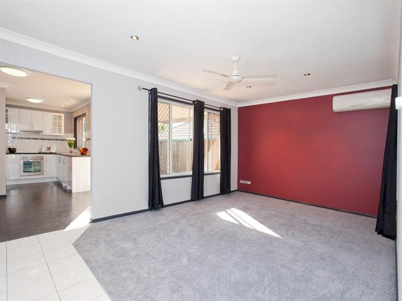 52 Timaru Crescent, Eight Mile Plains QLD 4113