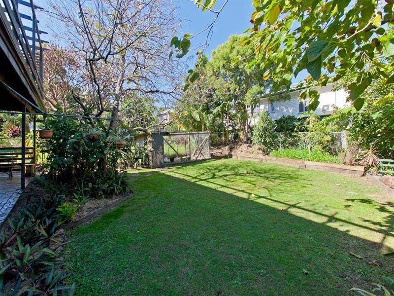 111 Murton Avenue, Holland Park QLD 4121