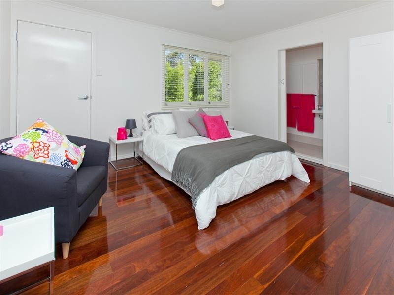 2/9 Parooba Avenue, Camp Hill QLD 4152