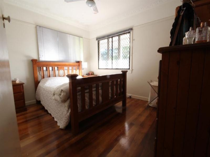 5 Turquoise Street, Holland Park QLD 4121