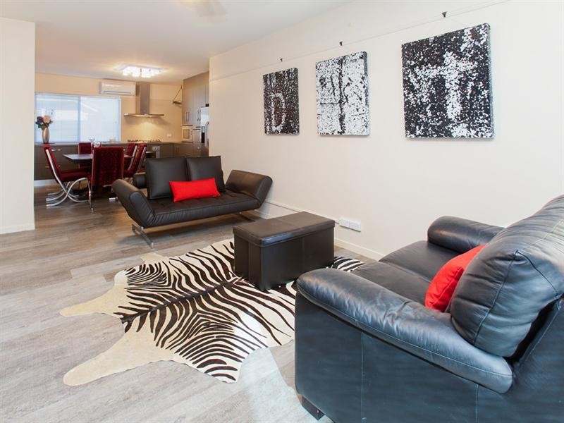 1/21 Embie Street, Holland Park West QLD 4121