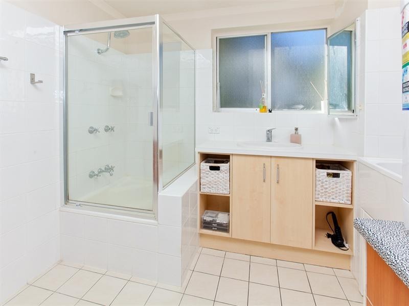 1/21 Embie Street, Holland Park West QLD 4121