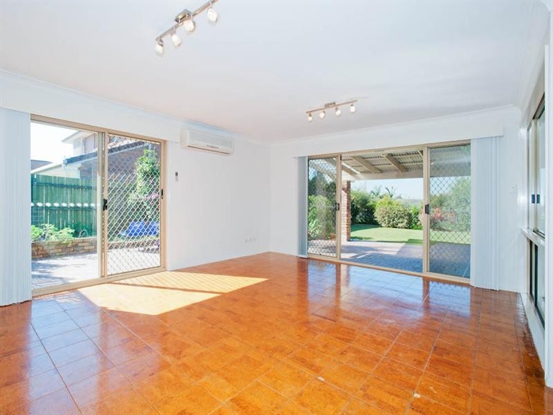 16 Boorala Crescent, Eight Mile Plains QLD 4113