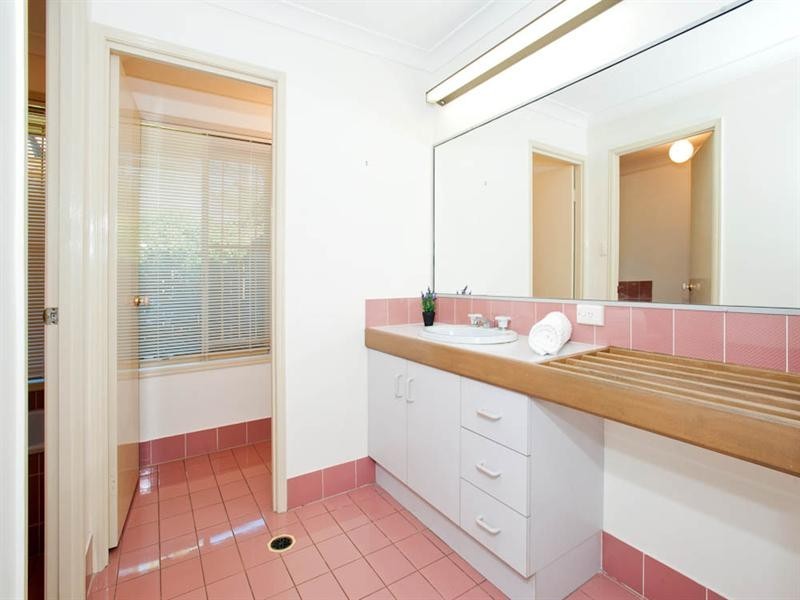 16 Boorala Crescent, Eight Mile Plains QLD 4113