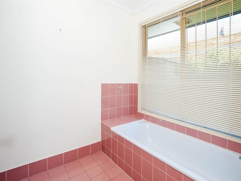 16 Boorala Crescent, Eight Mile Plains QLD 4113