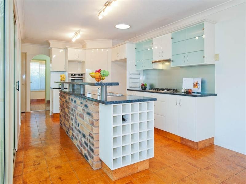 16 Boorala Crescent, Eight Mile Plains QLD 4113