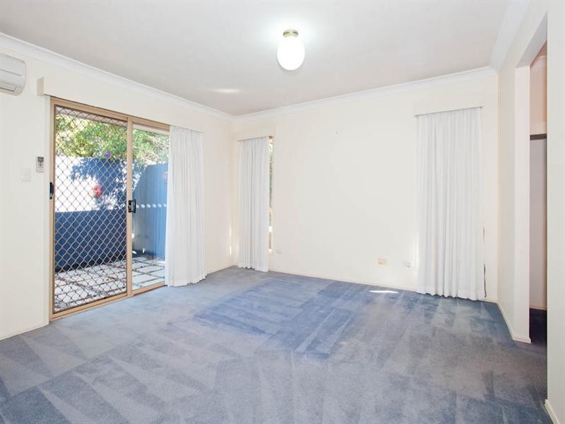 16 Boorala Crescent, Eight Mile Plains QLD 4113