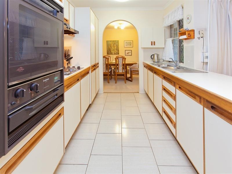 29 Justin Street, Holland Park West QLD 4121