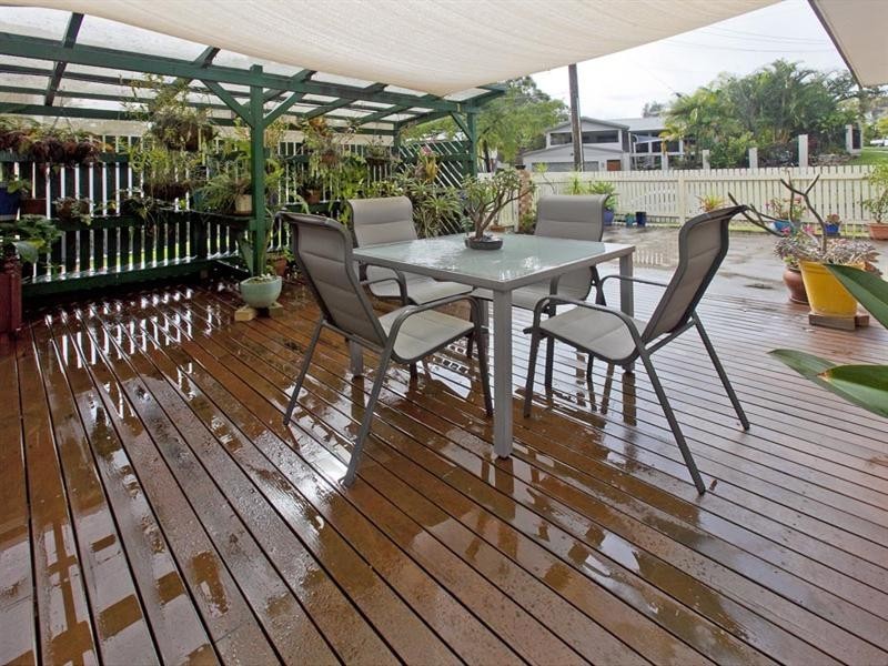 25 Nealdon Street, Holland Park QLD 4121