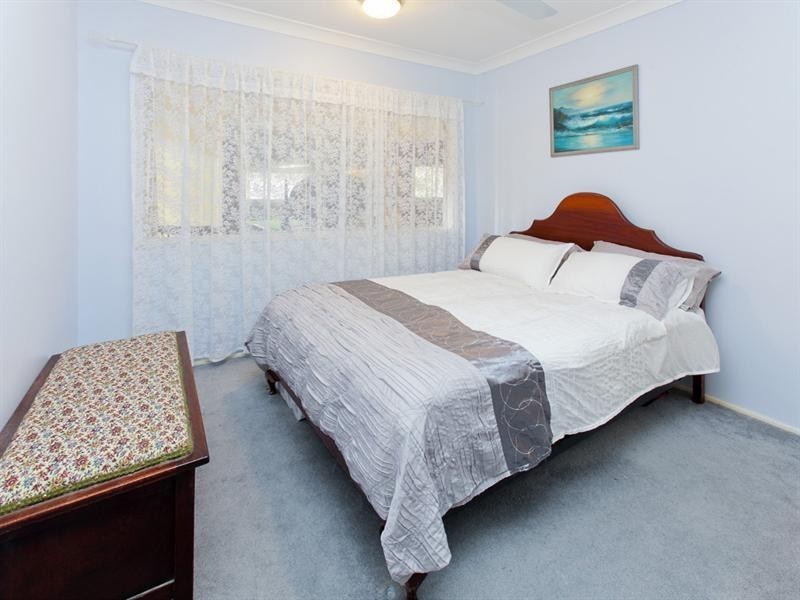 25 Nealdon Street, Holland Park QLD 4121
