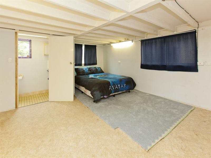 25 Nealdon Street, Holland Park QLD 4121