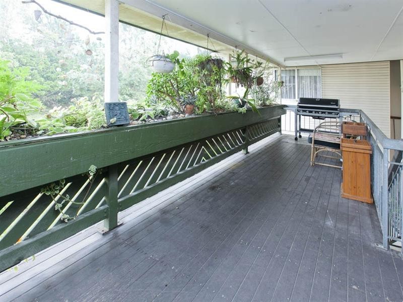 25 Nealdon Street, Holland Park QLD 4121