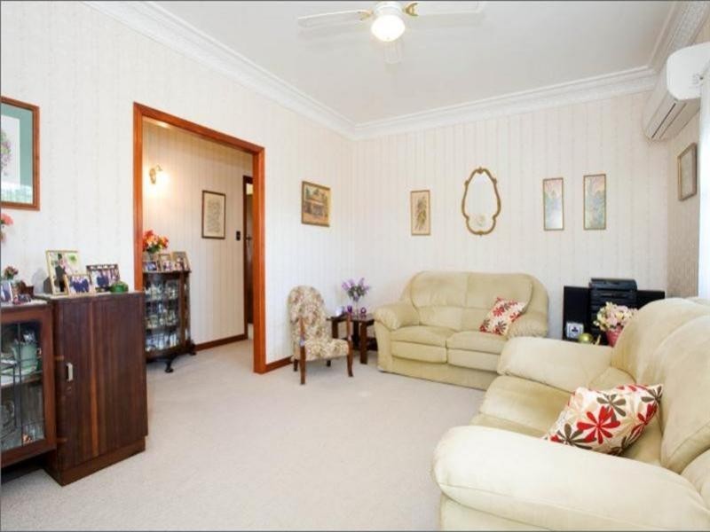 24 Orcades Road, Annerley QLD 4103