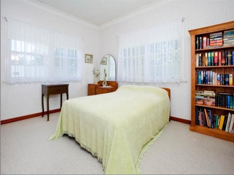 24 Orcades Road, Annerley QLD 4103