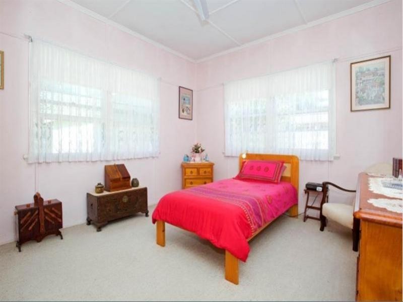 24 Orcades Road, Annerley QLD 4103