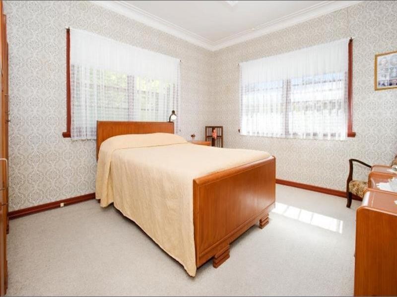 24 Orcades Road, Annerley QLD 4103