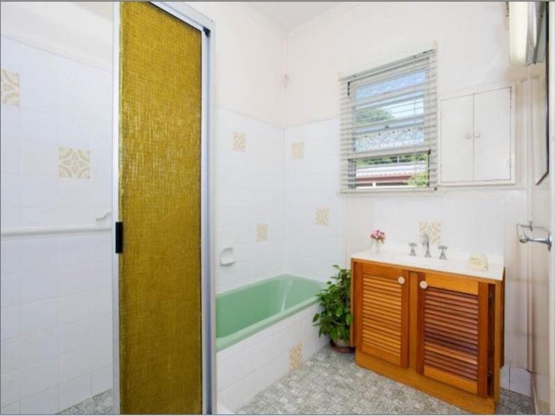 24 Orcades Road, Annerley QLD 4103