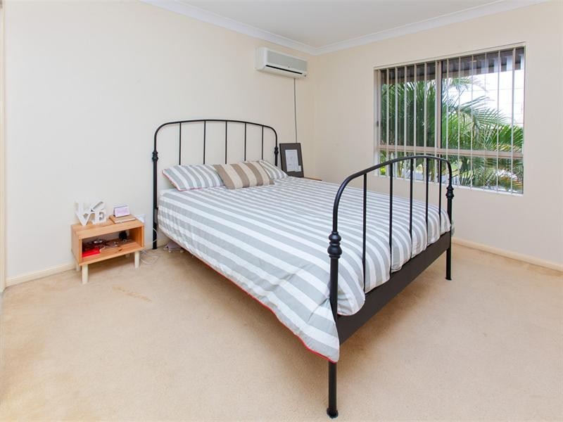 2/29 Crown Street, Holland Park West QLD 4121