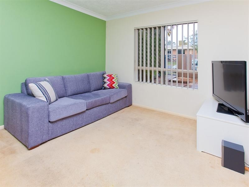 2/29 Crown Street, Holland Park West QLD 4121