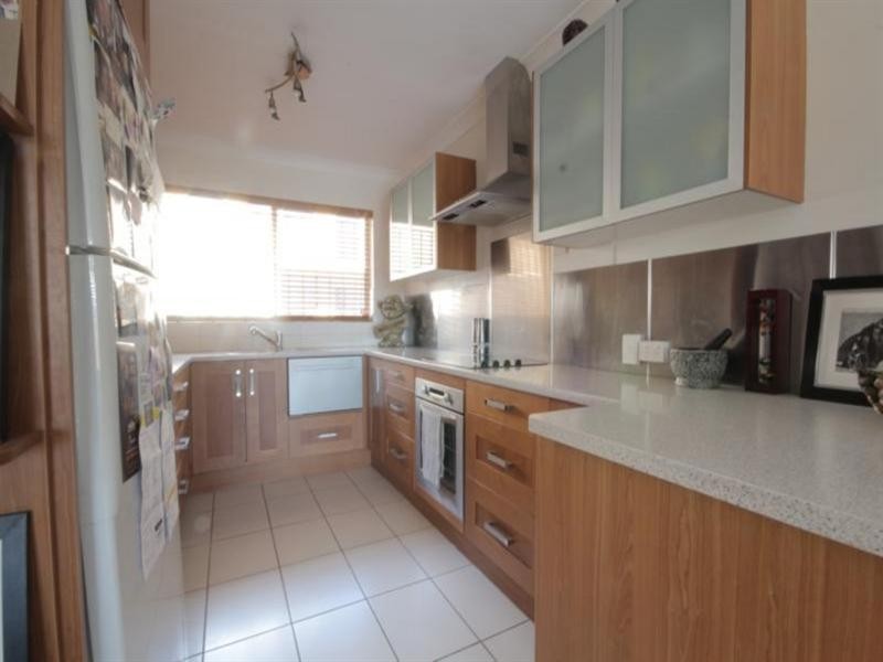 2/117 Chatsworth Road, Coorparoo QLD 4151