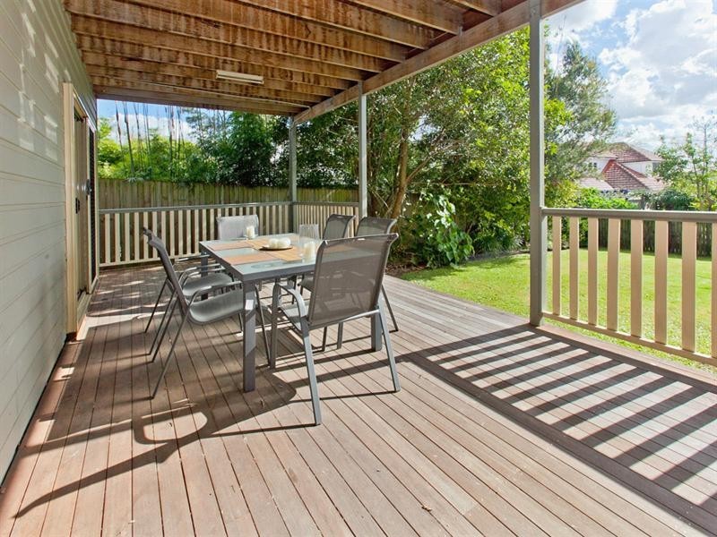 27 Boronia Avenue, Holland Park West QLD 4121