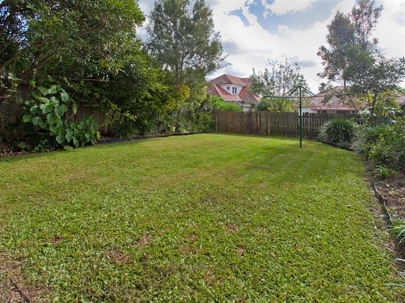 27 Boronia Avenue, Holland Park West QLD 4121