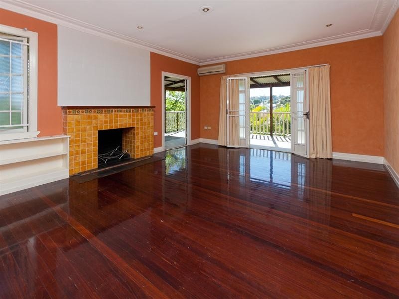 1 Galsworthy Street, Holland Park West QLD 4121