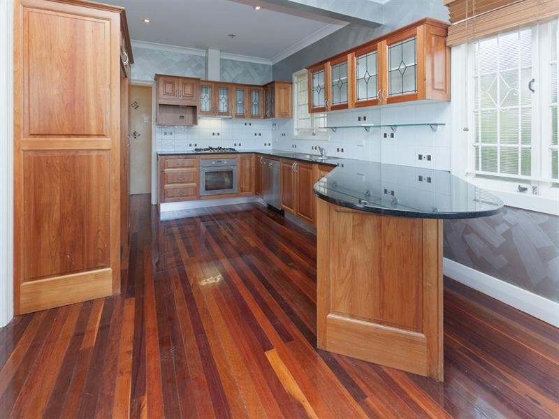 1 Galsworthy Street, Holland Park West QLD 4121