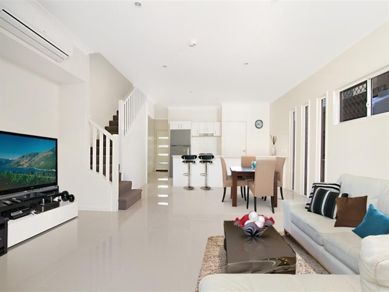 18 Palmer Street, Greenslopes QLD 4120