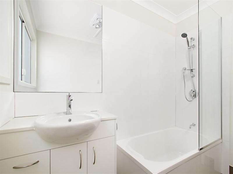 18 Palmer Street, Greenslopes QLD 4120