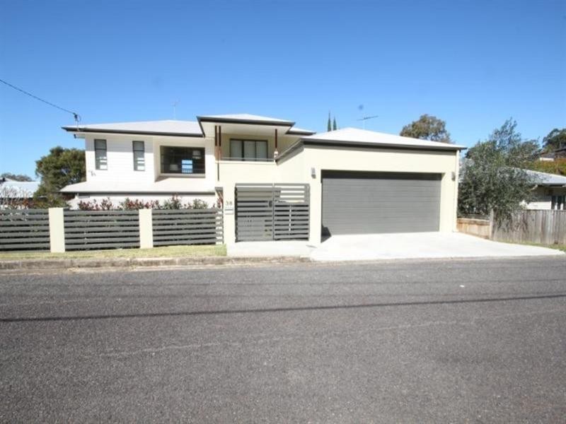 38 Pickthorne Street, Holland Park West QLD 4121