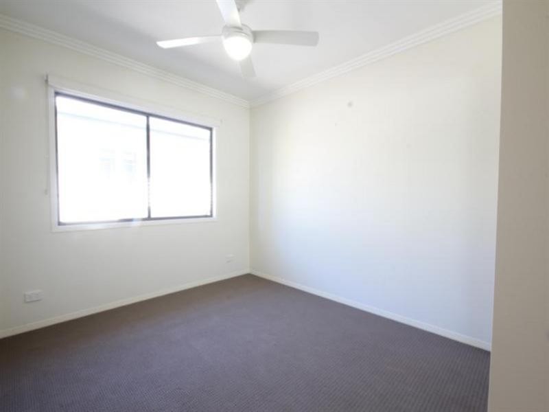 38 Pickthorne Street, Holland Park West QLD 4121