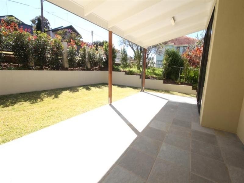 38 Pickthorne Street, Holland Park West QLD 4121